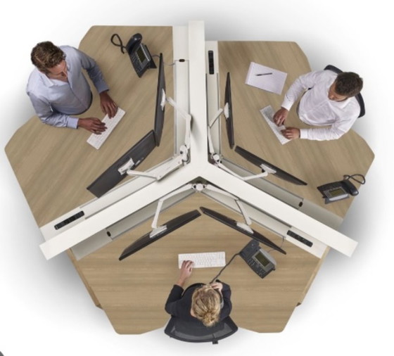 Image 1 of Wing Bureau Max Panel-Reihe von Markant