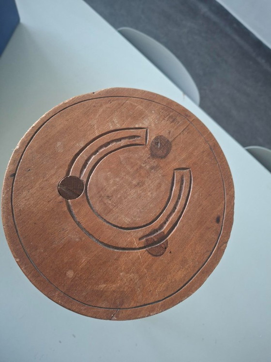 Image 1 of Tabouret trépied vintage milieu du siècle, table à plantes avec fer à cheval