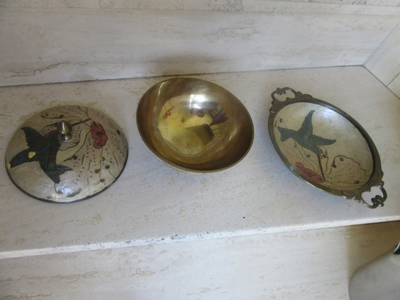 Messing und emaillierte Deckelschale und passende Servierplatte im Jugendstil – Schalen, Brass (photo 13 of 13)