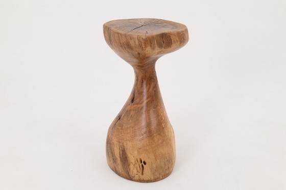 Image 1 of Table d'appoint sculpturale, tabouret, bois massif, noyer, design contemporain, Logniture