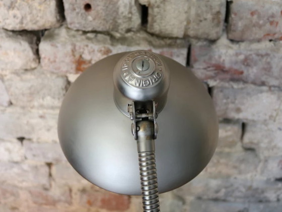 Image 1 of Kaiser Idell 6561 tafellamp in nikkelzilver * reliëf kathedraal * Bauhaus * jaren 1950 * Mid-Century * Vintage