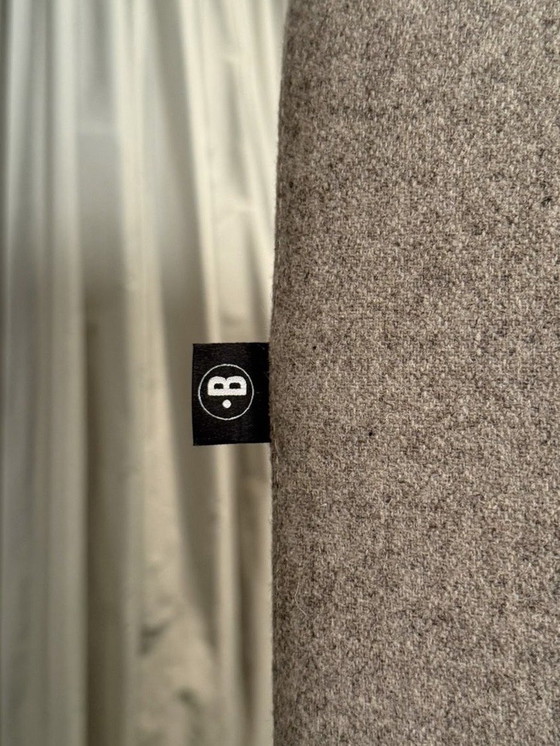 Image 1 of BuzziSpace Totem Wedge Large Fabric – Acoustic element