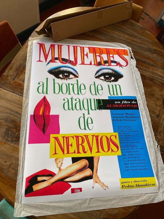 Image 1 of Donne sull'orlo di una crisi di nervi - film cult di Pedro Almodóvar del 1988 - 70 x 100 cm