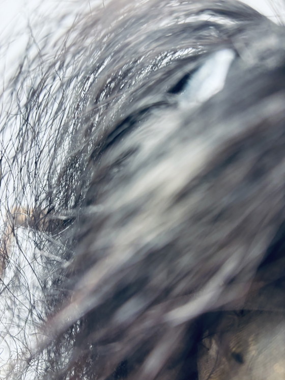 Image 1 of Antico cavallo da tiro in legno su slitta con rivestimento in tessuto e pelle – circa fine XIX/inizio XX secolo