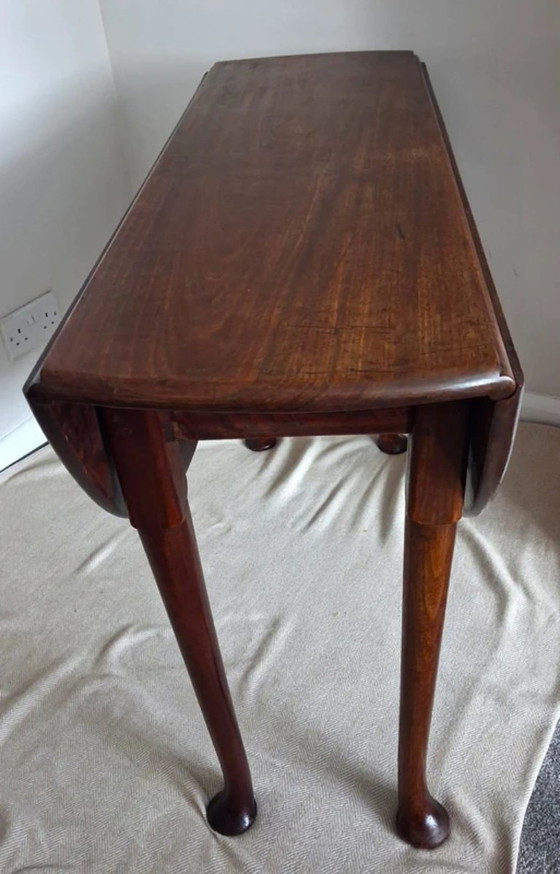 Image 1 of Authentic 18thc Georgian Oval Mahogany Gate-leg Drop-Leaf Dining Table / Pad Feet