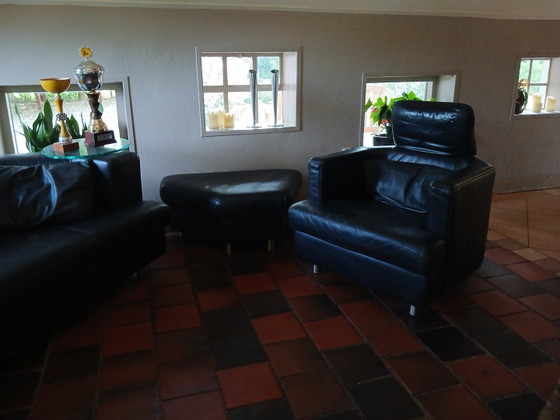 Image 1 of Sofá esquinero, sillón y otomana de piel Rolf Benz – piel negra – diseño clásico