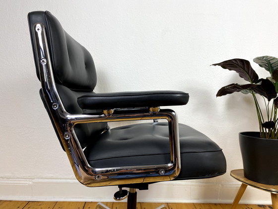 Image 1 of Vitra Lobby Chair Es 104 By Charles & Ray Eames