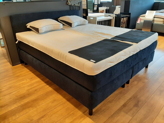 Image 1 of - 180x210 cm