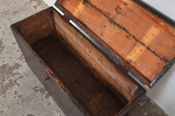 Antique pine chest with drawer, 1870s – Decorative Objects, Wood (photo 11 of 12)