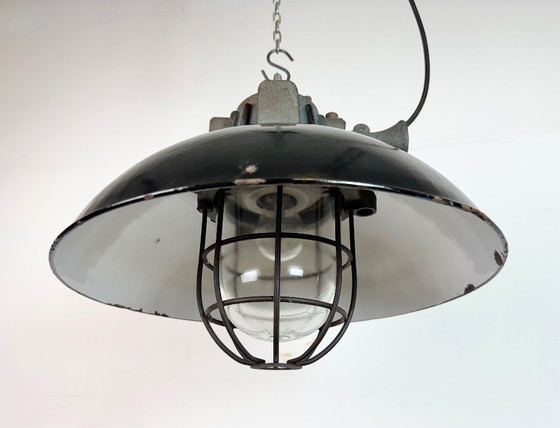 Image 1 of Industriële kooilamp van zwart emaille en gietijzer, jaren 60