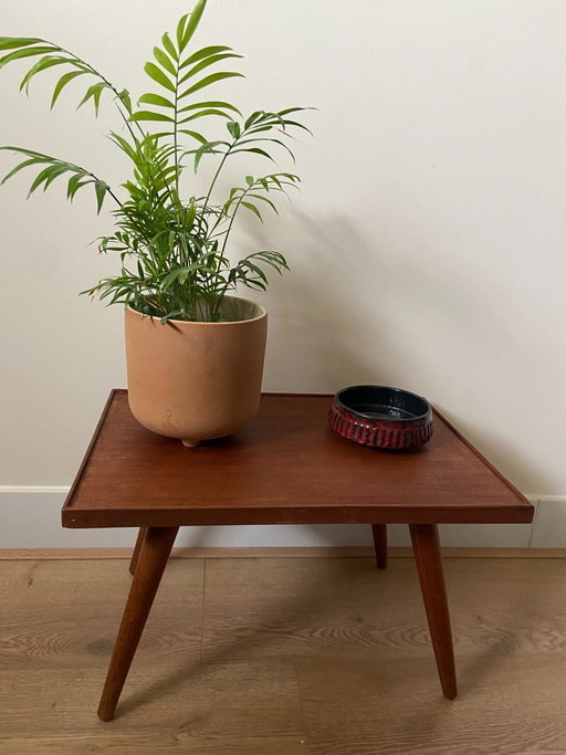 Mesa auxiliar para plantas de mediados de siglo, caoba, década de 1960.