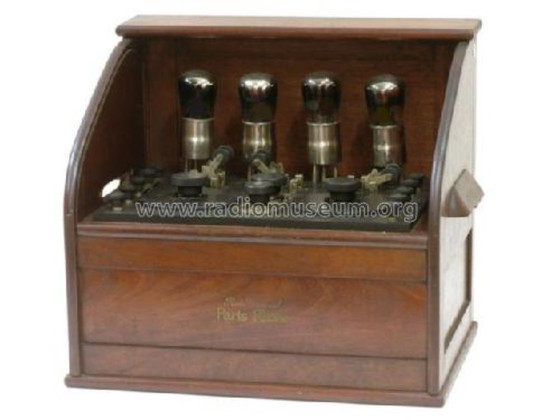 Image 1 of Meuble à volets pour votre bureau Meuble radio art déco 1923 français