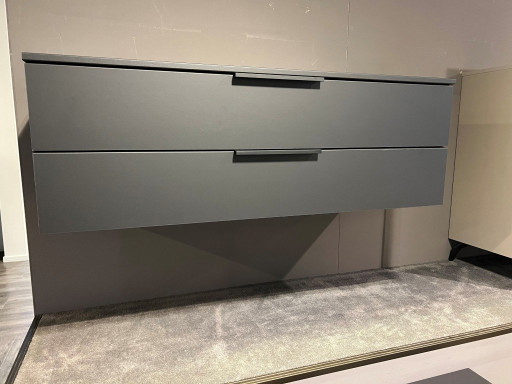 Commode suspendue basique Nolte Alegro – kledingkasten