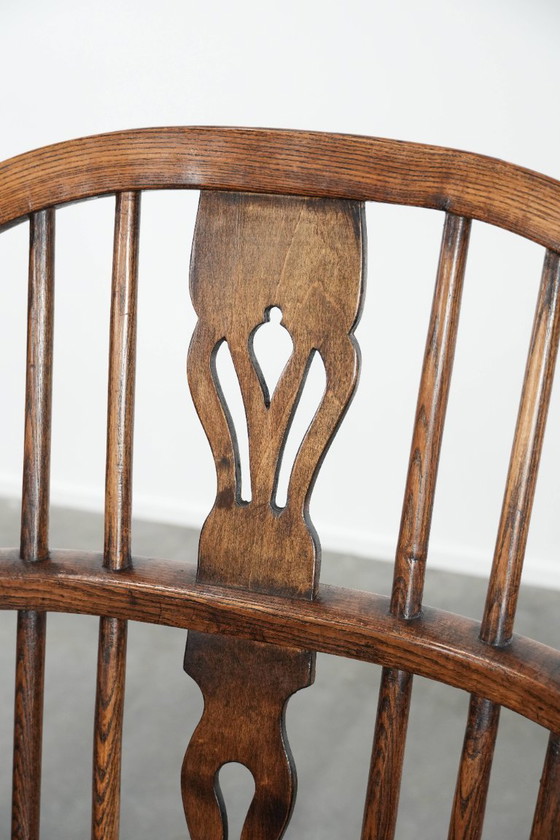 Image 1 of 2 antike Windsor-Stühle mit Charakter und schöner Farbgebung