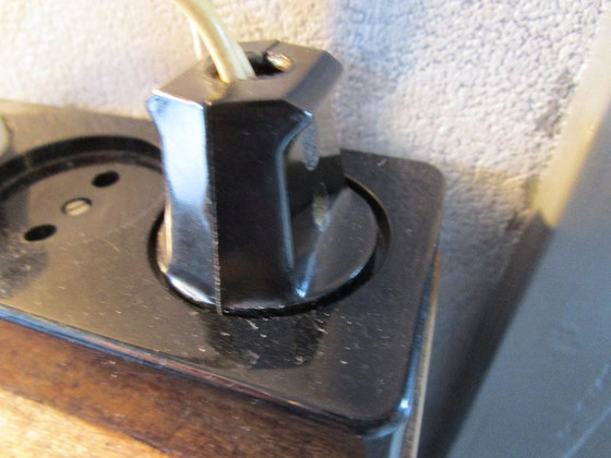 Image 1 of Foco de madera antiguo con borde "dorado".