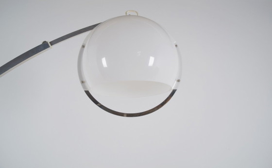 Italian Arc Floor Lamp by Harvey Guzzini, 1970s – Floor lights, Aluminium (photo 6 of 8)
