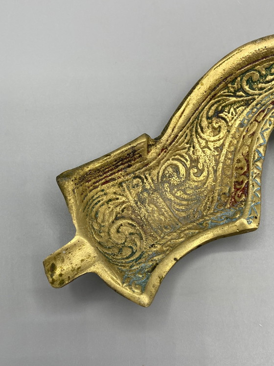 Asbak in de vorm van een Ottomaanse pantoffel – Polychroom messing – Turkije – Decoratieve objecten, Metal (photo 5 of 7)
