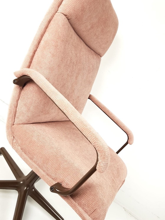 Image 1 of Vintage Artifort bureaustoel | stoel roze bruin nieuwe stof