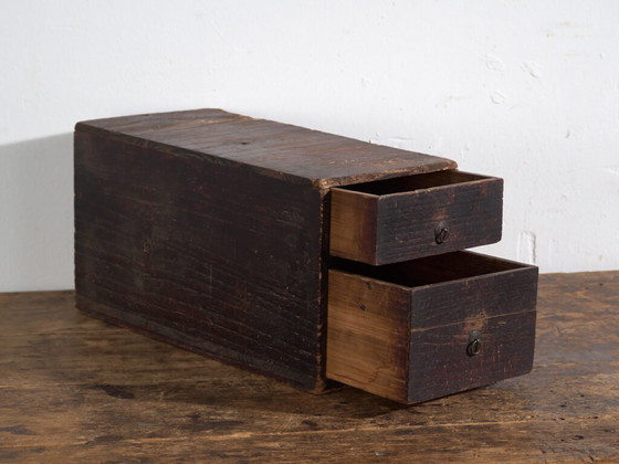 Antique small lacquered Japanese chest with two drawers – Japan, circa 1910 – Chest of drawers, Iron (photo 10 of 40)