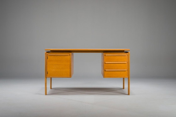 Image 1 of Freistehender Eichenschreibtisch von GV Møbler, Mid Century, 1970er Jahre