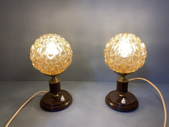 Image 1 of Set di 2 lampade da comodino vintage – Vetro ambrato e ottone