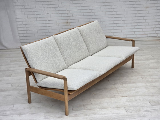 Image 1 of Sofá danés de tres plazas renovado, década de 1970, madera de roble macizo
