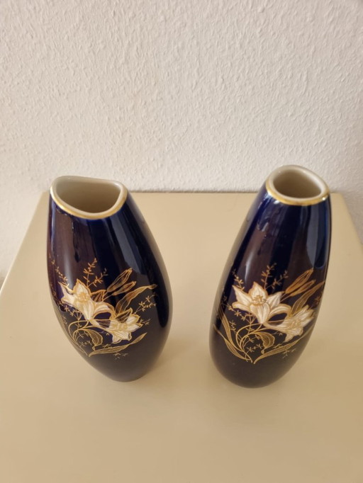 Limburg porcelain vases (2x) – cobalt blue with gold lilies – vintage, made in Germany