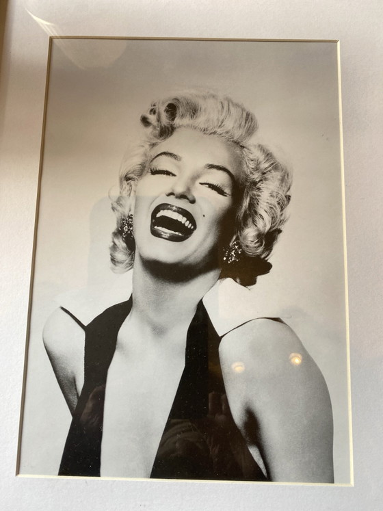 Marilyn Monroe in una cornice elegante – Arte, Vetro, Carta (photo 3 of 5)