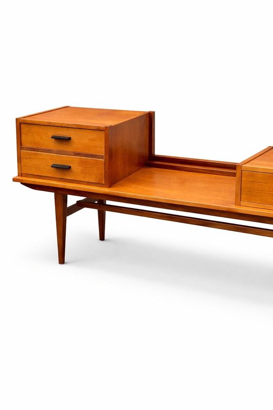 Image 1 of Vintage sideboard/cabinet