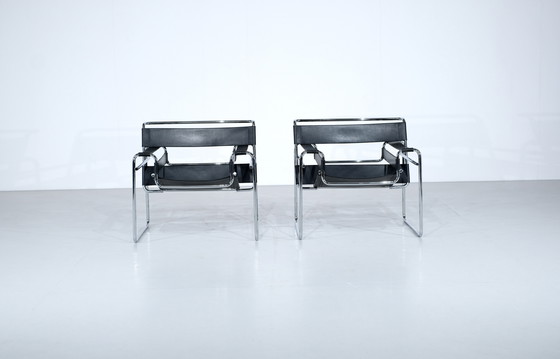 Image 1 of Pair of Wassily armchairs by Marcel Breuer for Knoll International - 1990s