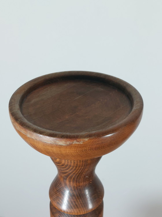 Image 1 of Vintage gedraaide houten bloemenzuil