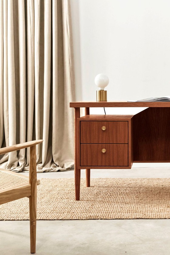 Image 1 of Escritorio de roble teñido de teca - Astrid 2