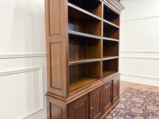 Libreria classica inglese semi-aperta – Librerie, Legno, Ottone (photo 8 of 13)