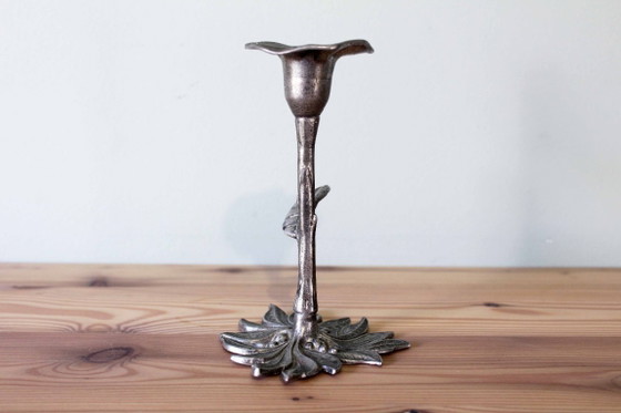 Image 1 of Candelabro de peltre con diseño floral, 1970