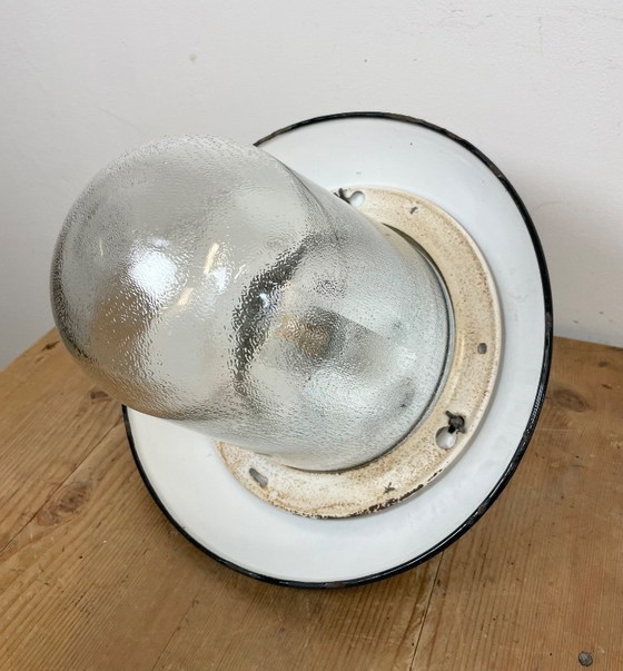 Image 1 of Industriële hanglamp van zwart emaille, jaren 60