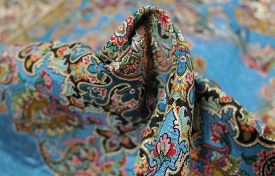 Image 1 of Oosters handgemaakt tafelkleed, zeer fijn vervaardigd uit zijden draden, 100 x 100 cm