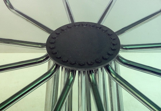 Image 1 of Gastone Rinaldi Mid-Century Modern Italiaanse ronde eettafel van verchroomd metaal, jaren 70