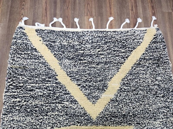 Image 1 of Tapis marocain en laine naturelle 200cmx150cm