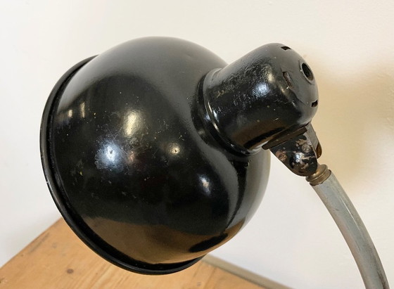 Image 1 of Vintage zwarte werkplaats tafellamp, jaren 50