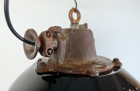 Image 1 of Industrielle Käfig-Pendelleuchte aus schwarzer Emaille und Gusseisen, 1960er Jahre