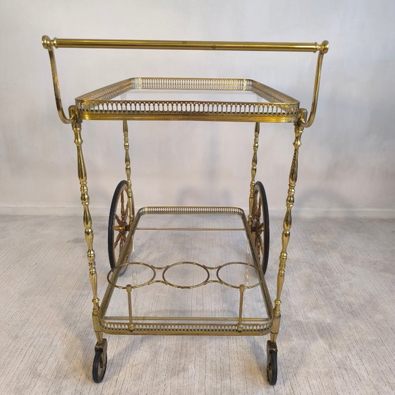 Image 1 of 😍✨ Prachtige serveerwagen op wielen van messing en glas van Maison Baguès - Hollywood Regency, jaren 50 ✨😍