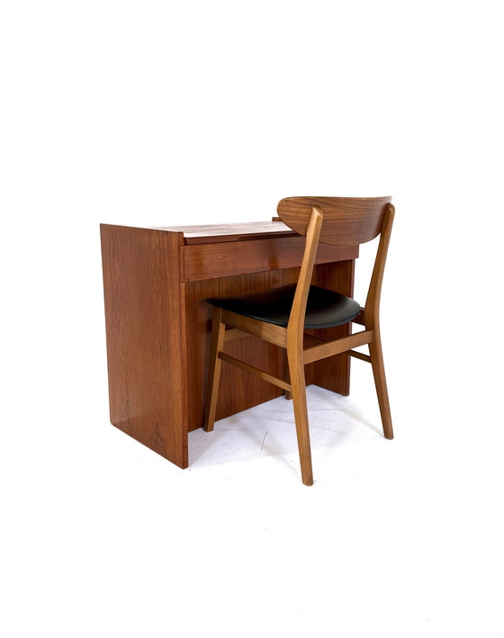 Image 1 of Tavolo da trucco/toletta danese vintage in teak, anni '60