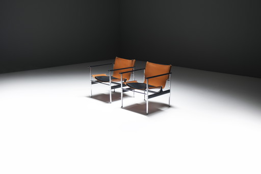 Stunning pair of Pollock Armchairs in leather by Charles Pollock for KNOLL Int.