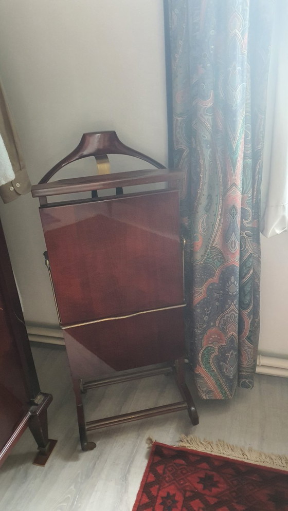 Image 1 of Vintage slaapkamer : dubbel bed met nachtkastjes + grote kleerkast + dressoir + dressboy