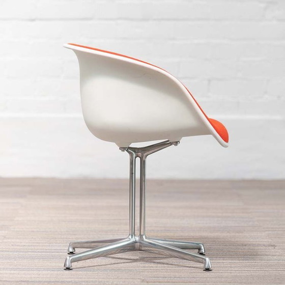 Image 1 of 1X Eames La Fonda