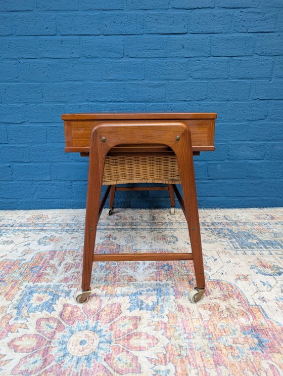 Image 1 of Table d'appoint vintage | table à couture, Poul Dinesen, années 1960