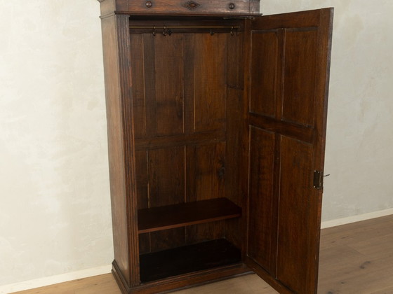 Antieke eikenhouten kast met cassettepanelen, ca. 1900 – Kasten, Wood, Brass (photo 5 of 8)