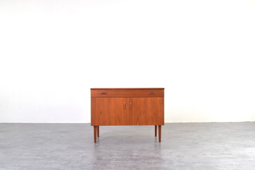 Dänischer Teakholzschrank von Clausen & Son, Mid Century, 1960er Jahre.
