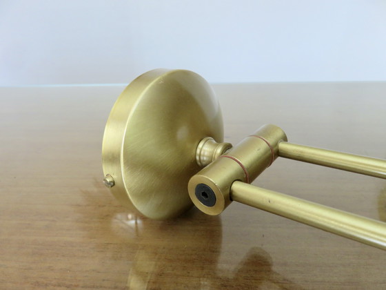 Image 1 of Grande lampada da parete articolata in ottone, Italia, 1980/90