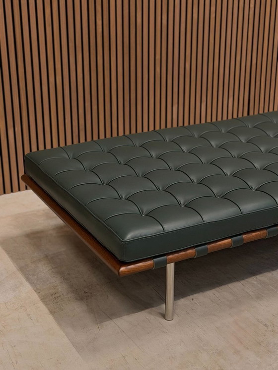 Image 1 of Lettino da giorno Knoll Barcelona - Verde Bauhaus